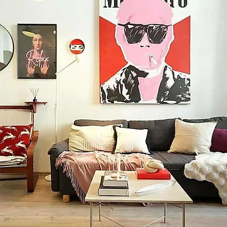 Apartman Pop Art 2br Heart Of Gozsdu's Nightlife Steps From Everything