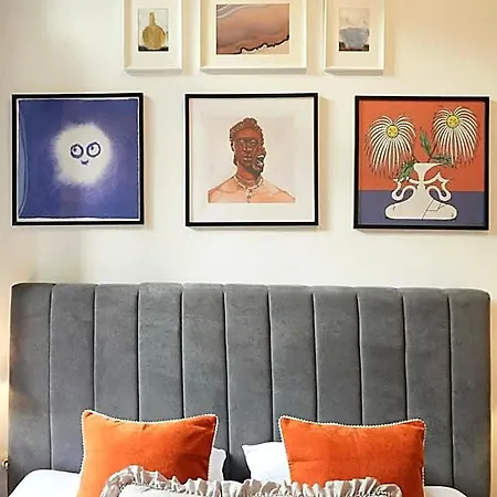 Apartamento Pop Art 2br Heart Of Gozsdu's Nightlife Steps From Everything *